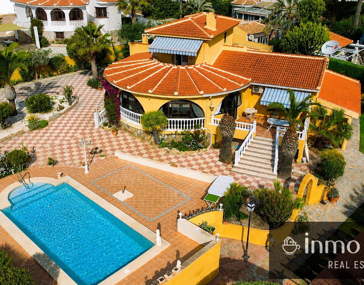 Villa with a swimming pool in Ciudad Quesada, Rojales